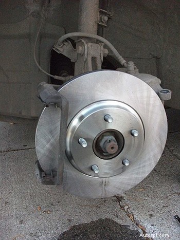 Cảnh báo tiếng ồn phanh:Nhận biết các dấu hiệu cảnh báo sự cố phanh 
